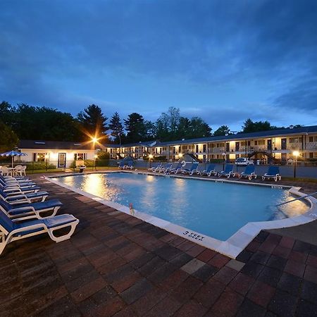 Turf And Spa Motel Saratoga Springs Exterior photo
